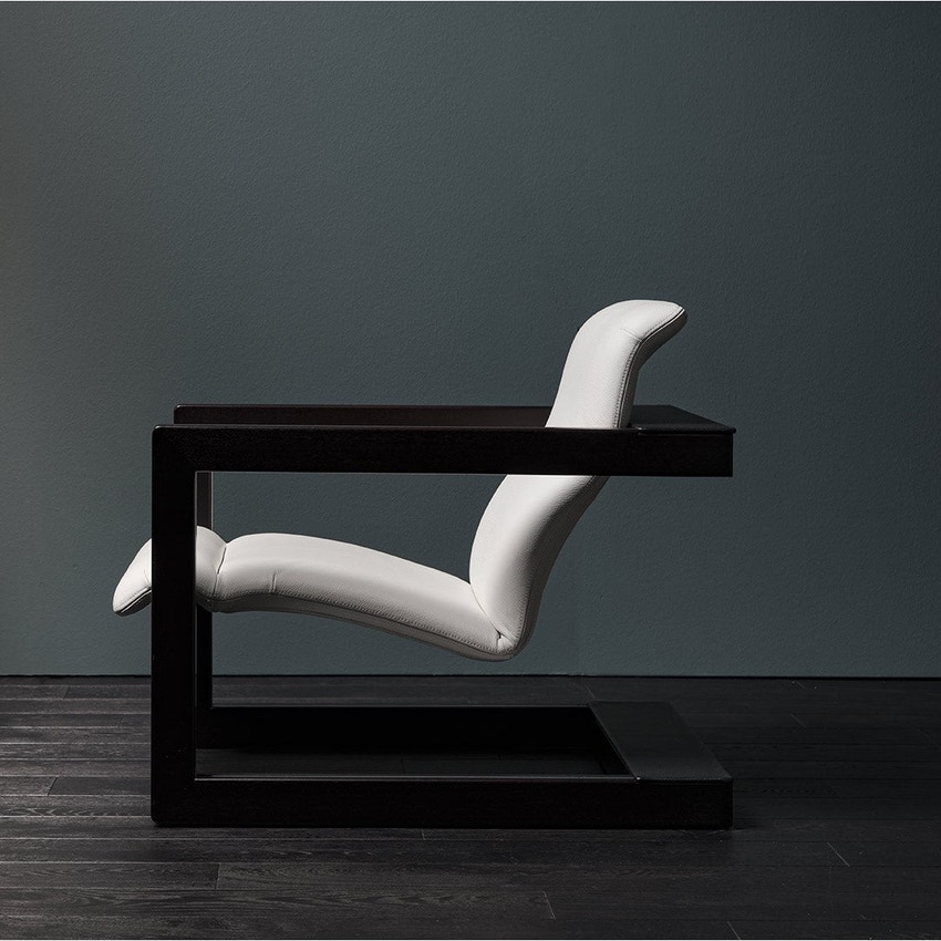 Immagine di Mussi PALCO poltrona L.62 cm P.80 cm in legno massello di mogano, rivestita in pelle colore bianco P62-LEATHER#W