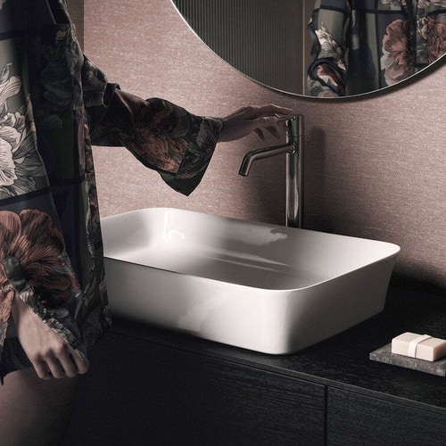 Immagine di Ideal Standard CONCA set con lavabo d’appoggio L.55 P.38 cm, colore bianco, miscelatore monocomando da appoggio, finitura cromo, mobile sottolavabo L.60 cm, colore bianco finitura opaco, mensola L.120, colore bianco finitura opaco CONCA08