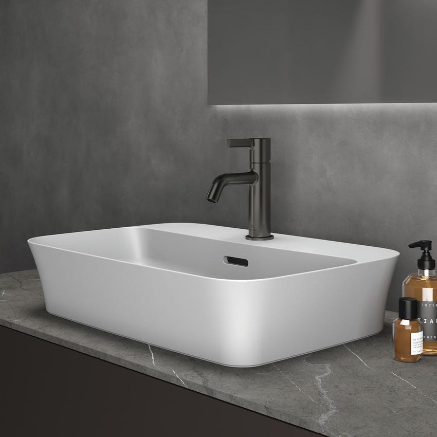 Immagine di Ideal Standard IPALYSS lavabo da appoggio 55 cm monoforo, con troppopieno, colore bianco seta finitura opaco E2077V1
