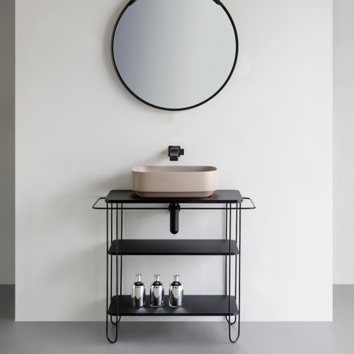 Immagine di Flaminia FILO set con sostegno metallico L.89 cm colore nero opaco con lavabo d'appoggio L.50 cm finitura bicolore argilla e carbone opaco + specchio + scaffale con struttura in acciaio, colore nero finitura opaco FI75SVNE+FG50AARG+FI46SVNE