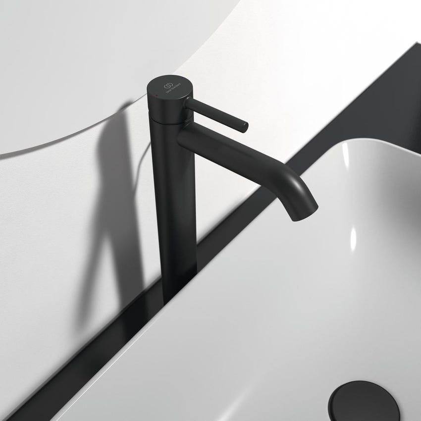 Immagine di Ideal Standard CERALINE miscelatore lavabo H.32 cm da appoggio su piano, con asta di comando e scarico piletta da 1-1/4", colore nero finitura opaco BC194XG