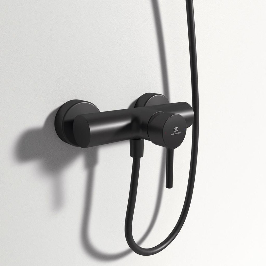 Immagine di Ideal Standard CERALINE miscelatore monocomando per doccia, senza accessori, colore nero finitura opaco BC200XG