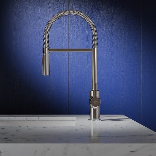 Immagine di Ideal Standard CERALOOK miscelatore monocomando orientabile, doccetta professionale multifunzione, da appoggio su lavello, finitura cromo BC302AA