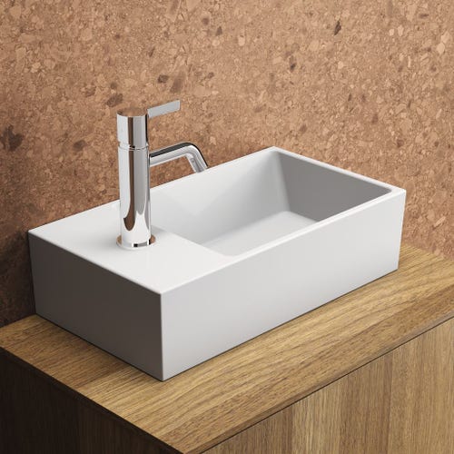 Immagine di Ideal Standard EXTRA lavamani asimmetrico da appoggio L.45 cm, monoforo, con troppopieno, colore bianco T392001