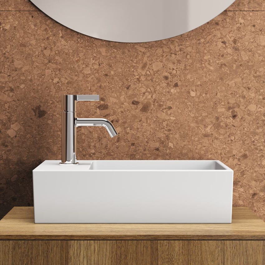 Immagine di Ideal Standard EXTRA lavamani asimmetrico da appoggio L.45 cm, monoforo, con troppopieno, colore bianco T392001