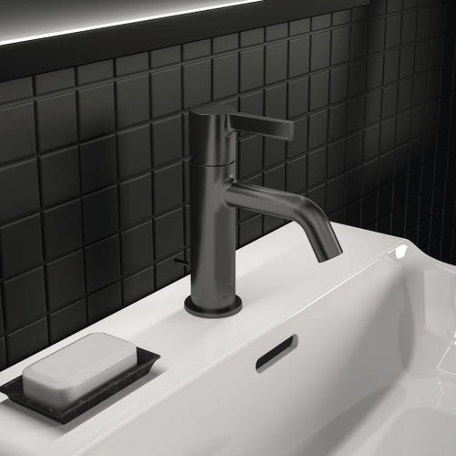 Immagine di Ideal Standard soluzione bagno completo, sanitari sospesi, lavabo 75 cm, colore bianco finitura lucido, mobile sottolavabo 120 cm, colore sunset finitura opaco, rubinetteria finitura magnetic grey SING4
