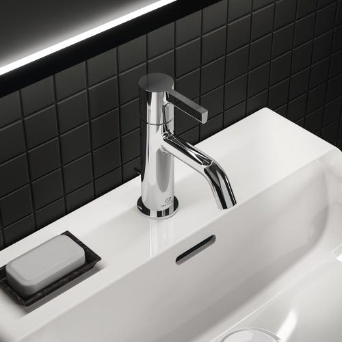 Ideal Standard CONCA composizione bagno: lavabo d'appoggio L.60 P.45 cm,  colore bianco, miscelatore monocomando con scarico, finitura cromo, mobile  sottolavabo L.120 cm, finitura legno chiaro, specchio rotondo Ø80 CONCA02