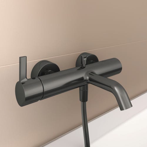 Immagine di Ideal Standard JOY miscelatore monocomando esterno per vasca/doccia, con doccetta a 1 funzione, supporto fisso a muro e flessibile 160 cm, finitura magnetic grey BC787A5