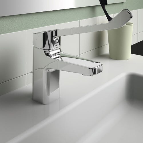 Immagine di Ideal Standard CERAPLAN miscelatore monocomando per lavabo a leva lunga, con scarico, finitura cromo BD218AA
