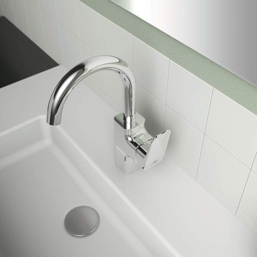 Immagine di Ideal Standard soluzione bagno completo, sanitari sospesi, lavabo con mobile 84 cm, doccia rettangolare 120 cm, colore bianco finitura lucido, colonna 120 cm, colore greige finitura opaco, rubinetteria finitura cromo SING3