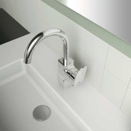 Immagine di Ideal Standard CERAPLAN miscelatore monocomando per lavabo, con bocca di erogazione tubolare orientabile, con scarico, finitura cromo BD235AA