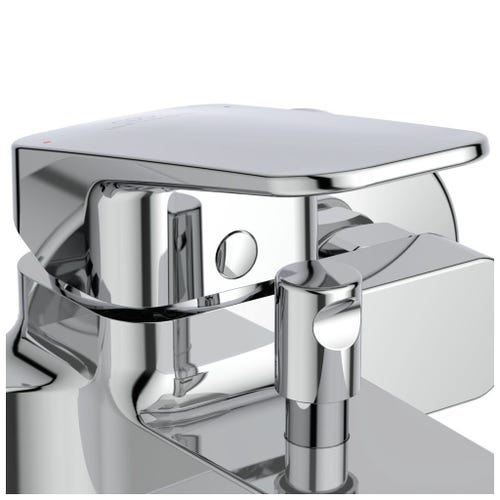 Immagine di Ideal Standard soluzione bagno completo, sanitari sospesi, lavabo 60 cm, vasca rettangolare 170x75, colore bianco finitura lucido, rubinetteria finitura cromo SING9