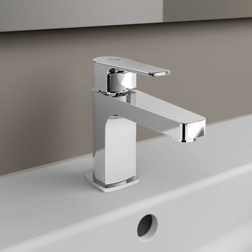 Immagine di Ideal Standard CERAFINE D miscelatore monocomando per lavabo H.14 cm, senza asta di comando e scarico piletta, finitura cromo BC682AA