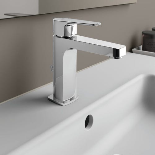 Immagine di Ideal Standard CERAFINE D miscelatore monocomando per lavabo H.16 cm, con asta di comando e scarico piletta da 1-1/4", finitura cromo BC686AA