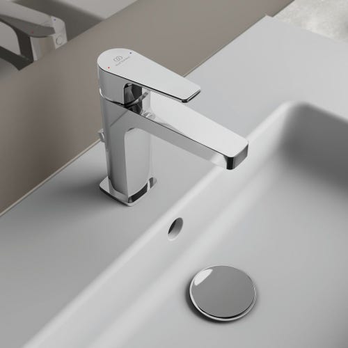 Immagine di Ideal Standard CERAFINE D miscelatore monocomando per lavabo H.16 cm, con asta di comando e scarico piletta da 1-1/4", finitura cromo BC686AA