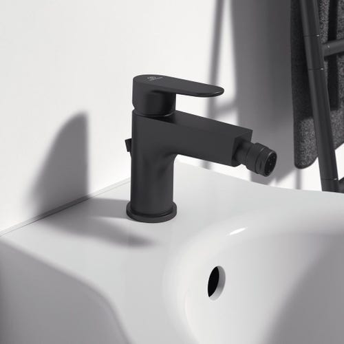 Immagine di Ideal Standard CERAFINE O miscelatore monocomando P.18 cm per bidet, con asta di comando e scarico piletta da 1-1/4", colore nero finitura opaco BC705XG