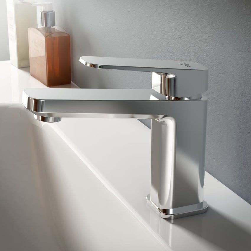 Immagine di Ideal Standard TONIC II miscelatore monocomando H.15 cm per lavabo, senza asta di comando scarico e piletta, bocca di erogazione fissa, finitura cromo A6327AA