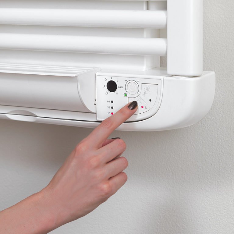 Immagine di Deltacalor DRYER PLUS ELECTRIC scaldasalviette H.119,6 L.50 cm, colore bianco SEAIRD2110050TB