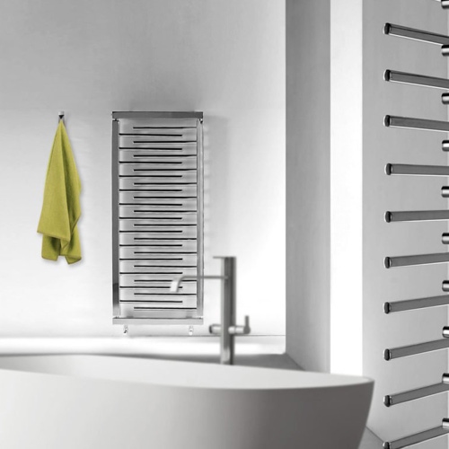 Immagine di Deltacalor TAOSYSTEM scaldasalviette con 27 tubi H.152 L.65 cm, finitura cromo TS150065C-27HP500C