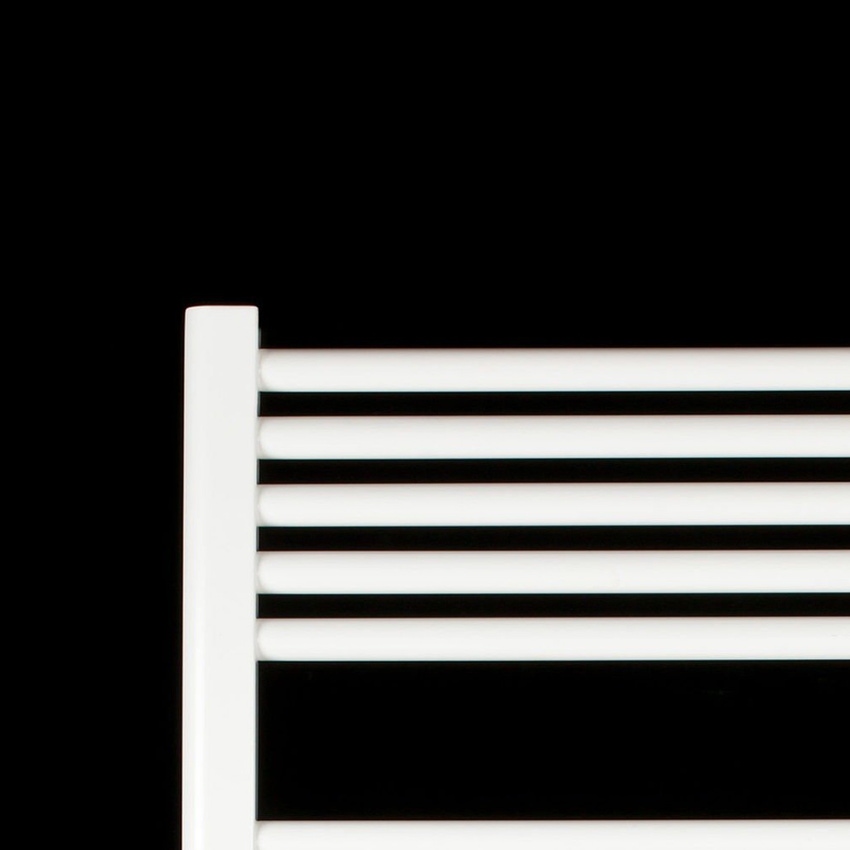 Immagine di Deltacalor ELECTRO PLUS scaldasalviette 2 intervalli, H.189,1 L.51,5 cm, con cronotermostato bluetooth, finitura cromo BAD4180050NC