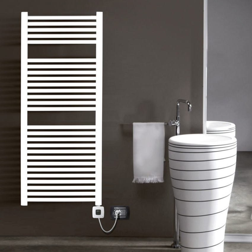 Immagine di Deltacalor ELECTRO PLUS scaldasalviette 2 intervalli, H.189,1 L.51,5 cm, con cronotermostato bluetooth, colore special quarz black finitura ruvido BAD4180050NS7C