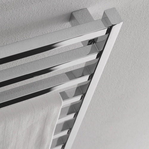 Immagine di Deltacalor SLIM-Q ELECTRIC PLUS scaldasalviette H.135,8 L.52,8 cm, finitura cromo SQD4130050NC