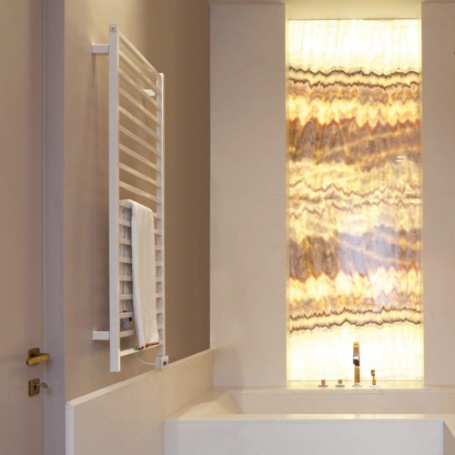 Immagine di Deltacalor SLIM-Q ELECTRIC PLUS scaldasalviette H.135,8 L.52,8 cm, colore bianco SQD4130050NB