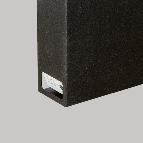 Immagine di Deltacalor PLATE ELECTRIC PLUS radiatore H.185 L.60,3 cm, colore pastel jet black finitura lucido PLED180059TS9005G