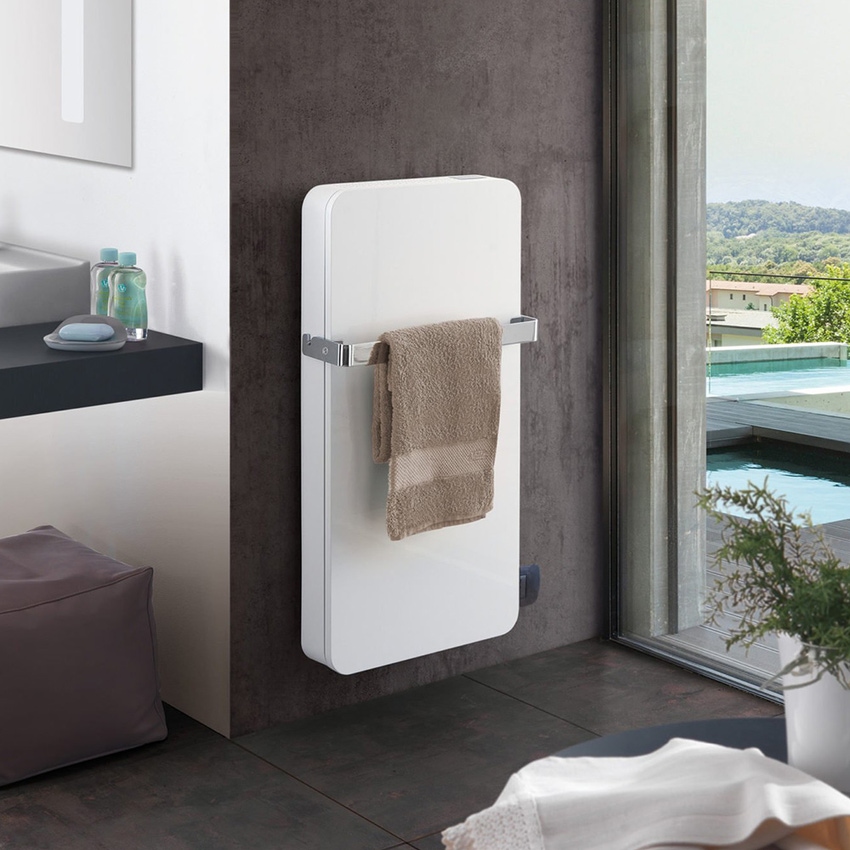 Immagine di Deltacalor VALET radiatore con la funzione di scaldasalviette H.100 L.52 cm, colore bianco, con maniglione finitura cromo VLT100050CB