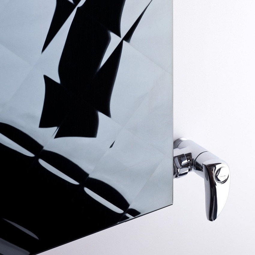 Immagine di Deltacalor QUILT VERTICALE radiatore H.150 L.38 cm, in acciaio inox, finitura black steel QT1V150038XN