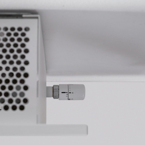 Immagine di Deltacalor ECO HEAT radiatore con scambiatore triplo H.70 L.130 cm, colore pastel jet black finitura lucido ECH3070070R9005G