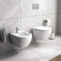 Immagine di Ideal Standard TESI set sanitari sospesi, vaso AquaBlade® con sedile slim a chiusura rallentata, bidet monoforo con troppopieno, colore bianco seta finitura opaco T3546V1-T3552V1