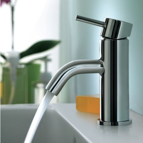 Immagine di Ideal Standard MARA miscelatore monocomando lavabo per appoggio su piano, con asta di comando scarico e piletta, tubi flessibili, finitura cromo A9036AA