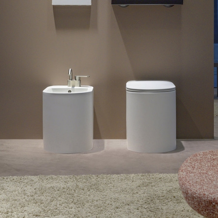 Immagine di Flaminia ASTRA set sanitari back to wall, vaso Plus con sistema goclean®, sedile a chiusura rallentata, bidet monoforo con troppopieno, colore bianco finitura lucido AS117RG-AS217-ASCW05