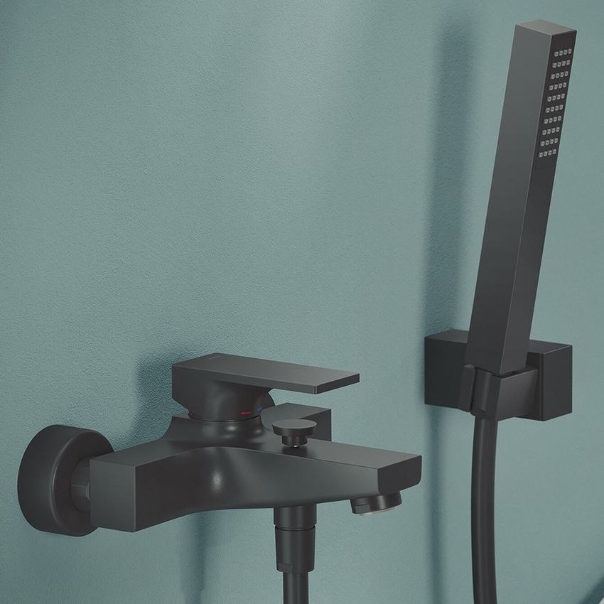 Immagine di Nobili SEVEN set rubinetteria con miscelatore per bacinella senza scarico, miscelatore bidet con scarico e a risparmio energetico, miscelatore monocomando vasca con set doccia, colore mora finitura opaco SEE124128/2BM+SEE124119/1BM+SE124110BM