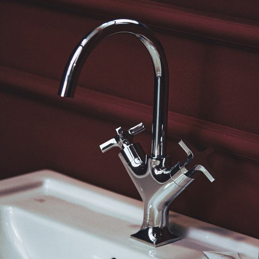 Immagine di Ideal Standard JOY NEO miscelatore monocomando per lavabo, con maniglia a croce, senza scarico, con bocca girevole, finitura cromo BD152AA