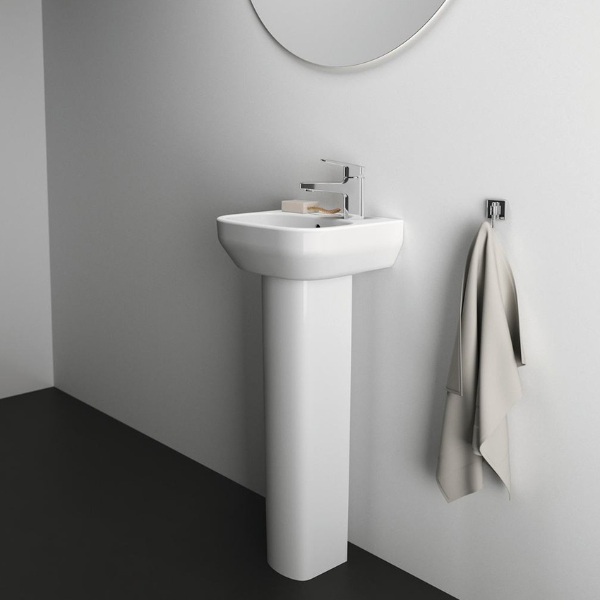 Immagine di Ideal Standard I.LIFE A lavamani L.35 cm, con foro a destra, con troppopieno, colore bianco finitura lucido T466901