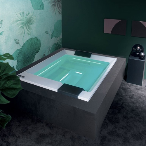 Immagine di Treesse GHOST PLUS SHADOW minipiscina idromassaggio L.200 P.160 H.82 cm, con Ghost System Plus, comando digitale, pannellatura nero satinato, copertura termica antracite e cuscino piccolo V360V-N22GPS-V360CTGR-252CUP