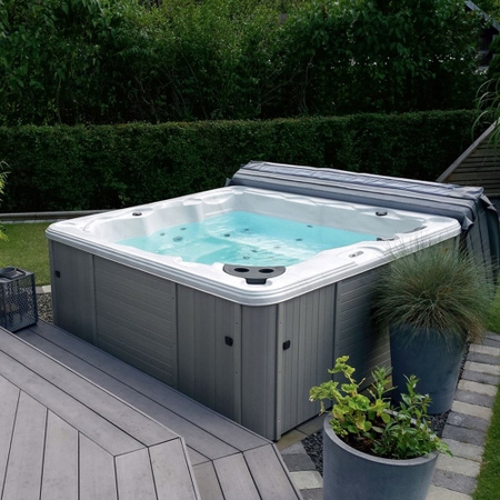 Immagine di Treesse STANDARD SPA NAXOS minipiscina idromassaggio quadrata L.200 H.78 cm, con impianto digitale PNAX01BP