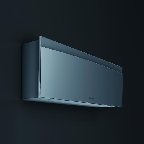 Immagine di Daikin EMURA R32 Climatizzatore a parete trial split inverter Wi-Fi silver | unità esterna 7.8 kW unità interne 18000+18000+18000 BTU 5MXM90A9+FTXJ[50|50|50]AS