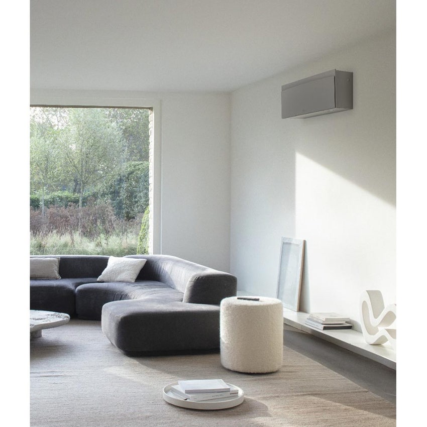 Immagine di Daikin EMURA R32 Climatizzatore a parete quadri split inverter Wi-Fi silver | unità esterna 7.8 kW unità interne 9000+9000+18000+18000 BTU 5MXM90A9+FTXJ[25|25|50|50]AS