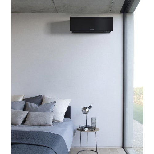 Immagine di Daikin EMURA Climatizzatore a parete monosplit inverter Wi-Fi, black | unità esterna 2.5 kW unità interna 9000 BTU RXJ25A+FTXJ25AB