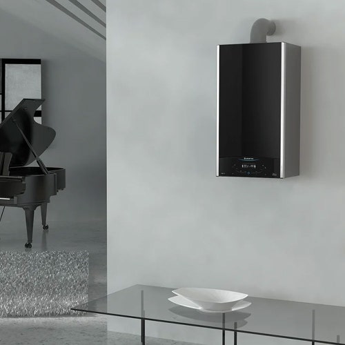 Immagine di Ariston ALTEAS ONE+ NET 24 Caldaia murale a condensazione con connettività integrata e Sensys HD nero incluso 3301771