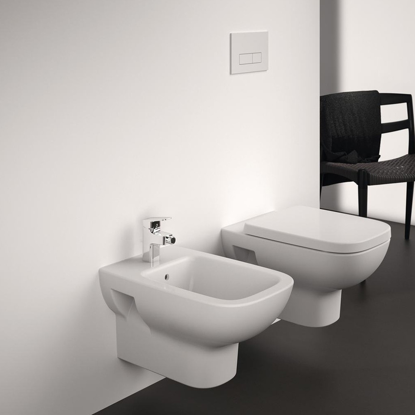 Immagine di Ideal Standard I.LIFE A set sanitari sospesi, vaso RimLS+ con sedile a chiusura rallentata, bidet monoforo con troppopieno, colore bianco finitura lucido T452301-T452401-T453101