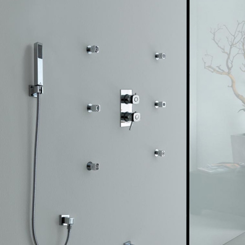 Immagine di Bossini CUBE duplex doccia con supporto fisso, flessibile 150 cm in ottone doppia aggraffatura e presa acqua, finitura cromo C50001C00030004