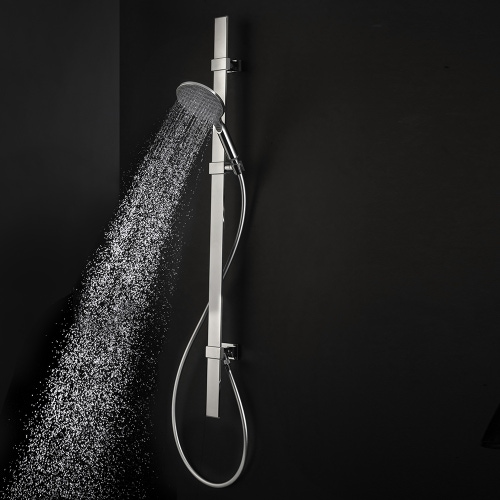 Immagine di Bossini APICE set doccia composto da: asta murale Flat H.110 cm, supporti a muro regolabili, supporto a muro inferiore con presa acqua incorporata, doccetta Ø 14 cm e flessibile 150 cm, finitura cromo D48086300030013