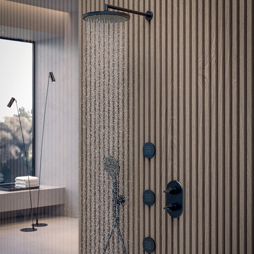 Immagine di Bossini APICE set composto da soffione Ø 28 cm e braccio doccia ad angolo P.35 cm, finitura cromo H70430H00030005