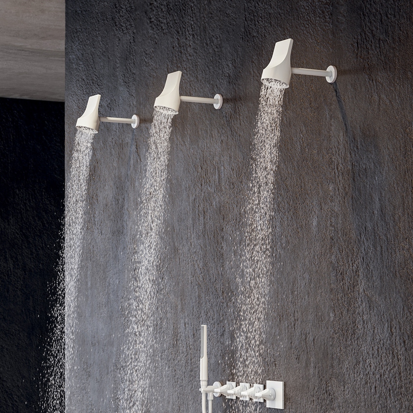 Immagine di Bossini APICE set soffione Spot Ø 10 cm orientabile, con diffusore in gomma termoplastica e braccio, con funzione Easy Clean, finitura cromo HH1000000030005