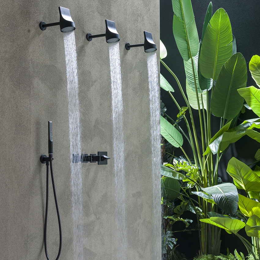 Immagine di Bossini APICE set soffione Spot Ø 10 cm orientabile, con diffusore in gomma termoplastica e braccio, con funzione Easy Clean, finitura cromo HH1000000030005