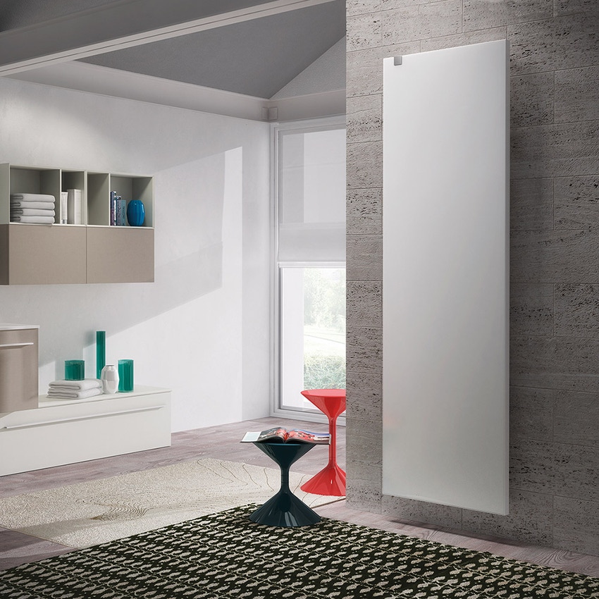 Immagine di Irsap RELAX RENOVA radiatore H.216,3 L.59,2 P.6,35 cm, attacco laterale con interasse da 500 a 600 mm, colore bianco finitura opaco Cod.J8 RENC059BJ8IRL1AN